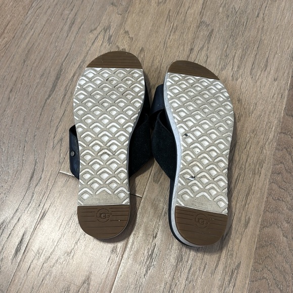 UGG Women's Kari Sandal Size 11 - Picture 5 of 8
